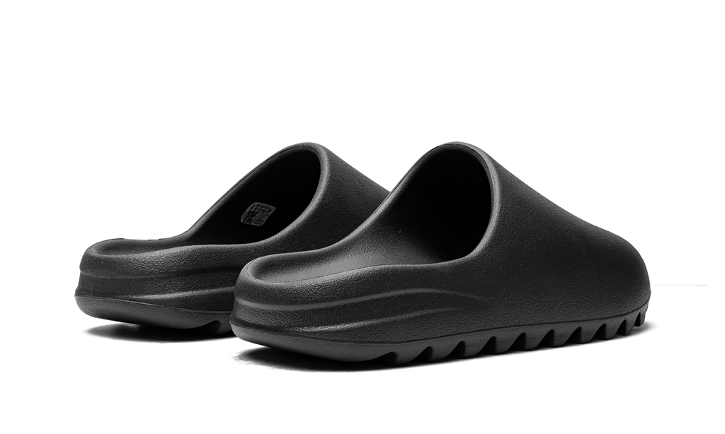 Stadium GoodsMensShoesYeezyYeezy Slide "Onyx 2022/2023" HQ6448